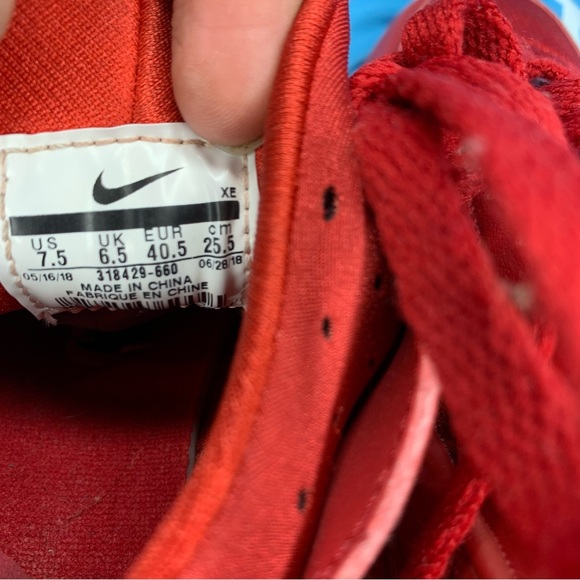 Nike Men’s size 7.5 Air Huarache Triple Red Low top classic premium sneakers og - Picture 3 of 11